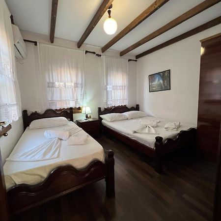 Hotel Pjetri House Berat Exterior foto